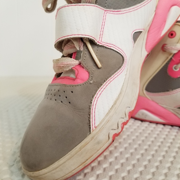 Adidas Women Size 8.5 Pink White Gray Velcro Hightop Roundhouse Sneakers - Picture 3 of 13